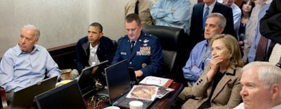 Presiden AS Barack Obama saat menyaksikan detik-detik penyerangan persembunyian Osama bin Laden