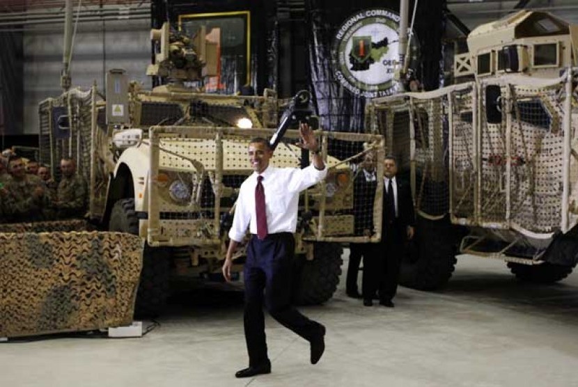 Presiden AS Barack Obama tiba di Pangkalan Udara Bagram, Afganistan, Rabu (2/5).