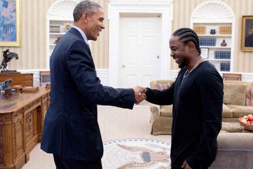 Presiden AS Barrack Obama memberi selamat kepada Kendrick Lamar atas kemenangannya di Grammy Award 2016