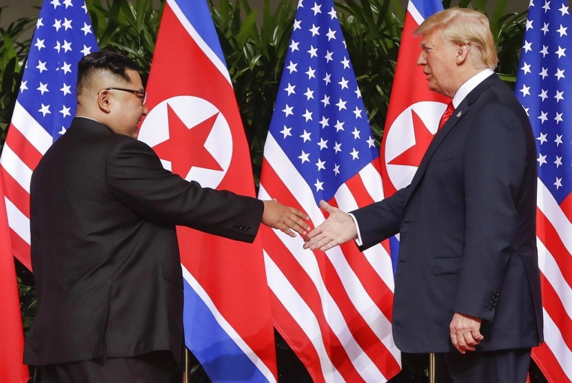 Presiden AS Donald Trump bertemu dengan pemimpin Korea Utara Kim Jong-un.