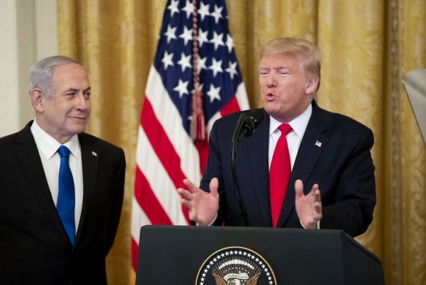 Presiden AS Donald Trump mengumumkan rencana perdamaian Timur Tengah bersama Perdana Menteri Israel Benjamin Netanyahu di Gedung Putih.