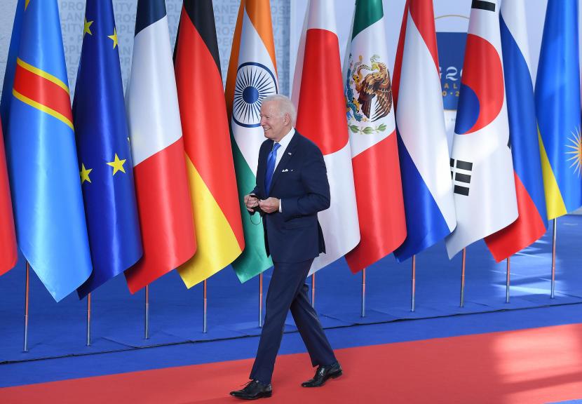Presiden AS Joe Biden tiba untuk menghadiri KTT Pemimpin G20 di Pusat Kongres La Nuvola di Roma, Italia, 30 Oktober 2021. 
