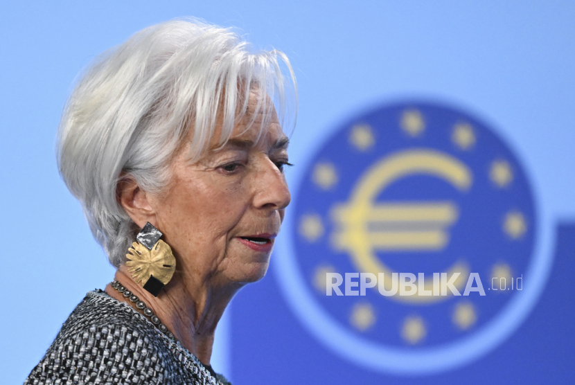 Presiden Bank Sentral Eropa Christine Lagarde tiba untuk konferensi pers di kantor pusat ECB di Frankfurt, Jerman, Kamis, 12 Desember 2024.