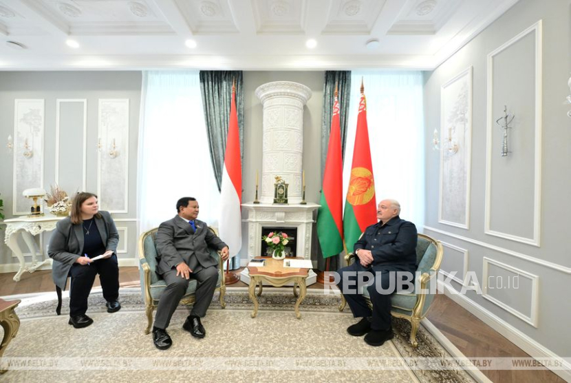 Presiden Belarusia Aleksandr Lukashenko mengadakan pertemuan dengan Presiden RI Prabowo Subianto di kediamannya Minks, Selasa (15/7/2025).