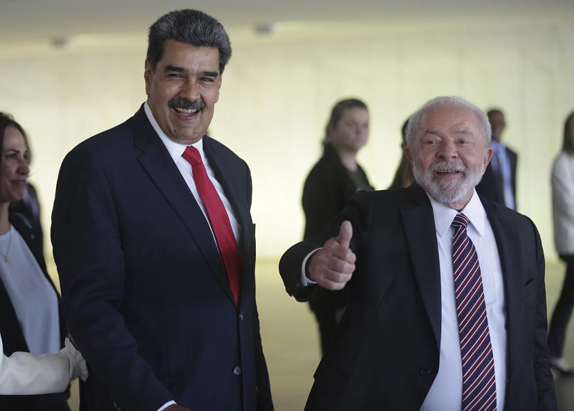 Presiden Brasil Luiz Inacio Lula da Silva menyambut Presiden Venezuela Nicolas Maduro pada Senin (29/5/2023). Momen ini menandai kunjungan pertama Maduro ke Brasil sejak 2015.