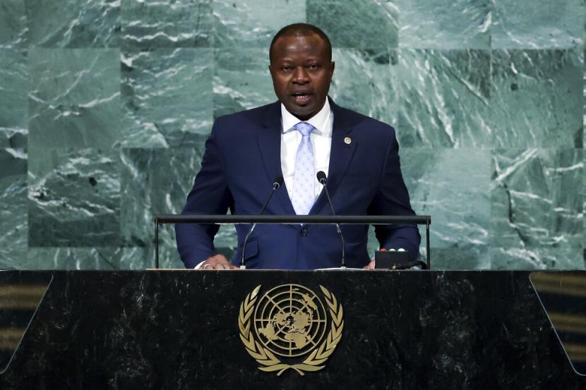 Presiden Burkina Faso Paul Henri Sandaogo Damiba berpidato di sesi ke-77 Majelis Umum PBB, Jumat, 23 September 2022, di markas besar PBB.