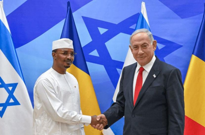 Presiden Chad Mahamat Idriss Deby Itno bersama Perdana Menteri Israel Benjamin Netanyahu.