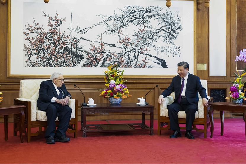 Momen saat Presiden Cina Xi Jinping bertemu dengan mantan diplomat ternama Amerika Serikat (AS) Henry Kissinger. 