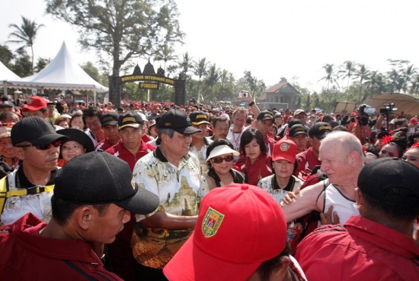 Presiden dan Ibu negara dalam Borobudur Interhash 2012