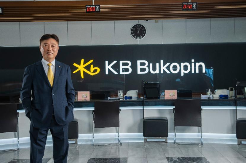 Presiden Direktur KB Bukopin Woo Yeul Lee