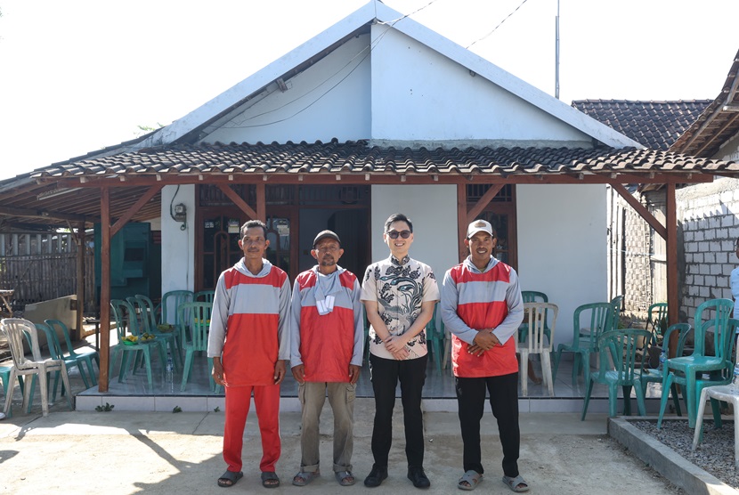 Presiden Direktur Sampoerna, Ivan Cahyadi, yang mengunjungi Rembang untuk bertemu langsung dengan para petani mitra, menyampaikan kebanggaannya terhadap petani tembakau 