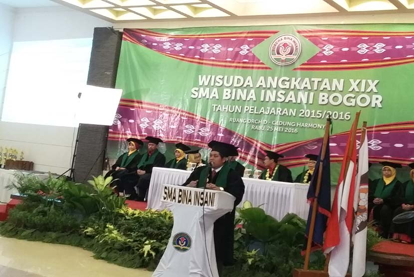 Presiden Direktur Sekolah Bosowa Bina Insani (SBBI) Bogor Dr Sutrisno Muslimin MSi memberikan pembekalan pada wisuda SMA Bosowa Bina Insani (SBBI) Angkatan XIX di Bogor, Rabu (25/5).