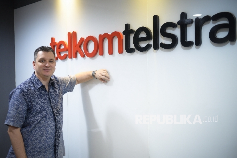 Presiden Direktur TelkomTelstra - Erik Meijer