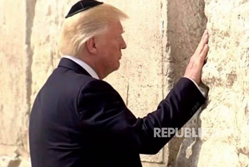 Presiden Donald Trump kunjungi Tembok Ratapan