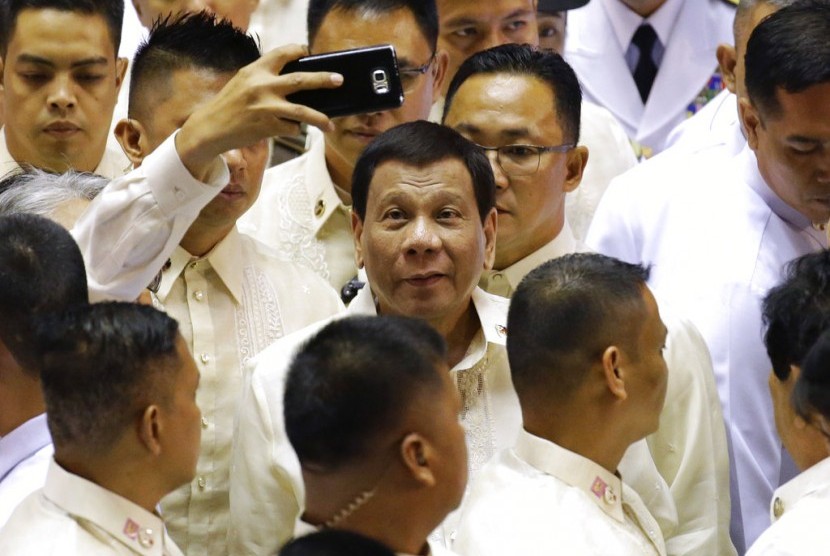 Presiden Filipina Rodrigo Duterte. Bintang tinju Filipina Emmanuel Pacquiao coba copot Duterte dari jabatan ketua partai.