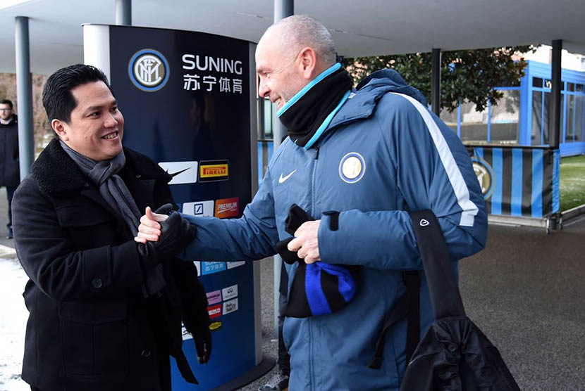 Presiden Inter Milan, Erick Thohir, bersama pelatih Stefano Pioli. 