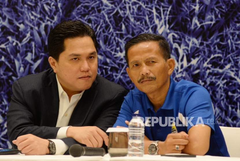 Inter Milan Erick Thohir (kiri) bersama Djadjang Nurdjaman beberapa waktu lalu. 