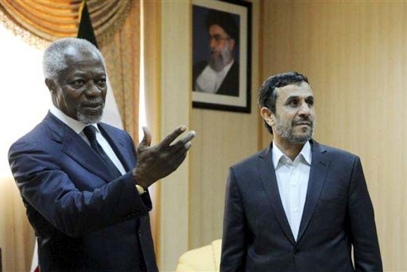 Presiden Iran Mahmoud Ahmadinejad bertemu Utusan PBB untuk Suriah Kofi Annan