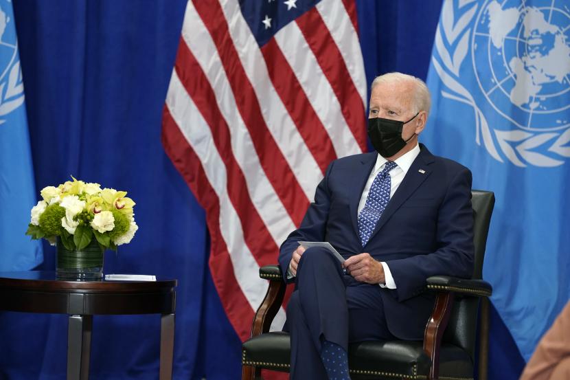 Presiden Joe Biden bertemu dengan Sekretaris Jenderal PBB Antonio Guterres di Intercontinental Barclay Hotel selama Sidang Umum PBB, Senin, 20 September 2021, di New York.
