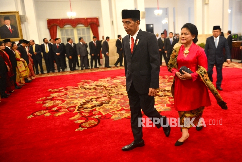 Presiden Joko Widodo bersama Ibu Iriana.