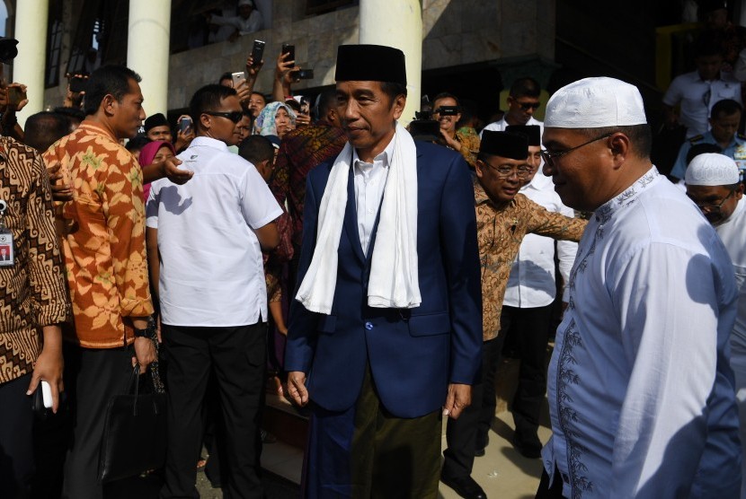 Presiden Joko Widodo bersilaturahmi ke Ponpes Babussalam di Langkat, Sumatra Utara, Sabtu (29/12/2018).