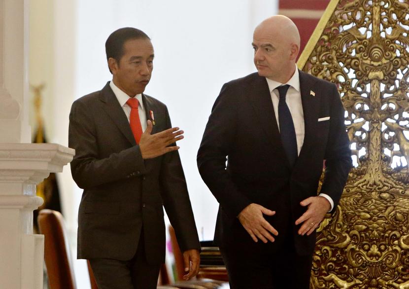 Presiden Joko Widodo bertemu Presiden FIFA Gianni Infantino beberap waktu lalu. 