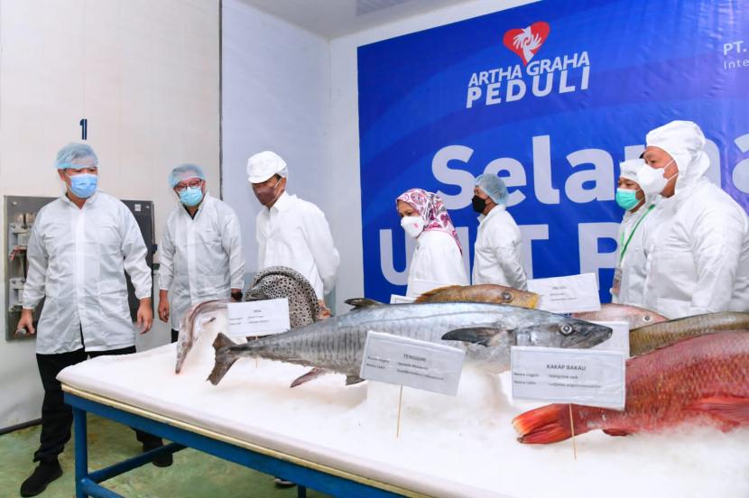 Presiden Joko Widodo beserta rombongan menyambangi tempat pengolahan ikan si PT Samudera Indo Sejahtera (SIS) di Tual, Maluku.