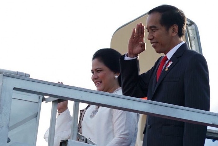 President Joko Widodo and First Lady Iriana Widodo along with the entourage depart from the Halim Perdanakusumah Air Force Base in East Jakarta. Friday (March 16). 