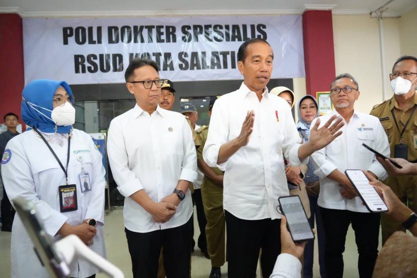 Presiden Joko Widodo (Jokowi) berkunjung ke RSUD Salatiga untuk pastikan layanan JKN baik dan optimal.