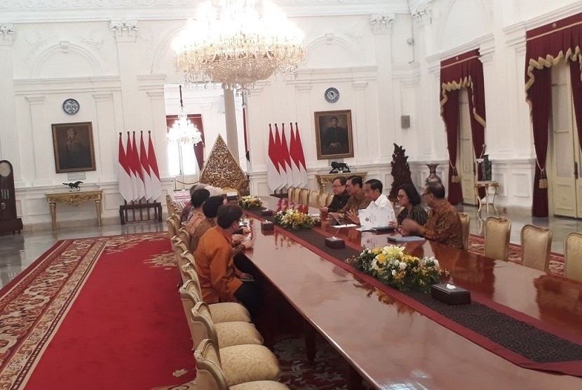 Presiden Joko Widodo (Jokowi) menerima Direktur Manajer Internasional Monetery Fund (IMF) Christine Lagarde di Istana Negara, Senin (26/2). 