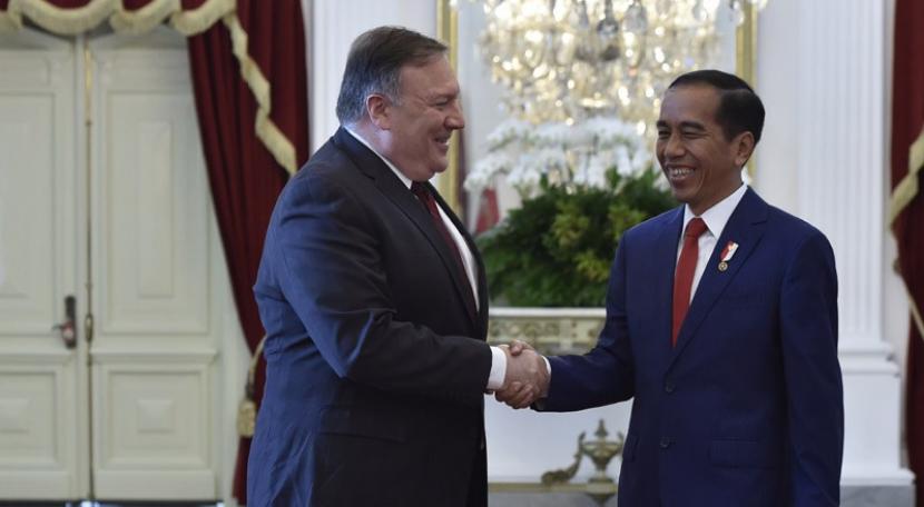 Presiden Joko Widodo (Jokowi) menerima kedatangan Menteri Luar Negeri (Menlu) AS Mike Pompeo di Istana Kepresidenan pada 5 Agustus 2018