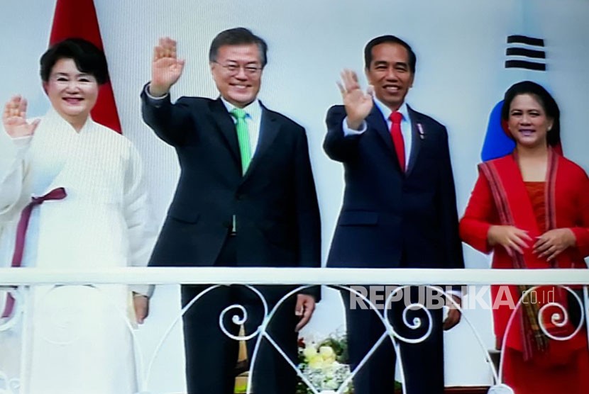 President Joko Widodo (Jokowi) welcomed state visit of South Korean counterpart, Moon Jae-In at Bogor Palace on Thursday (November 9).