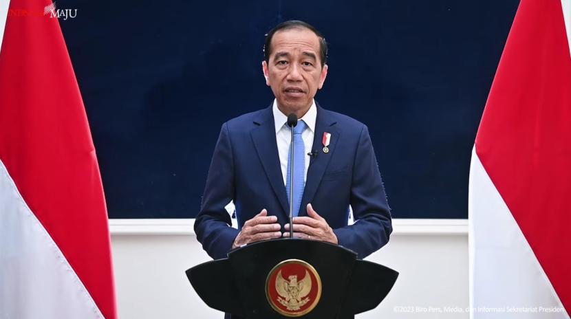 Presiden Joko Widodo (Jokowi) usai menghadiri KTT OKI di Riyahd, Arab Saudi.