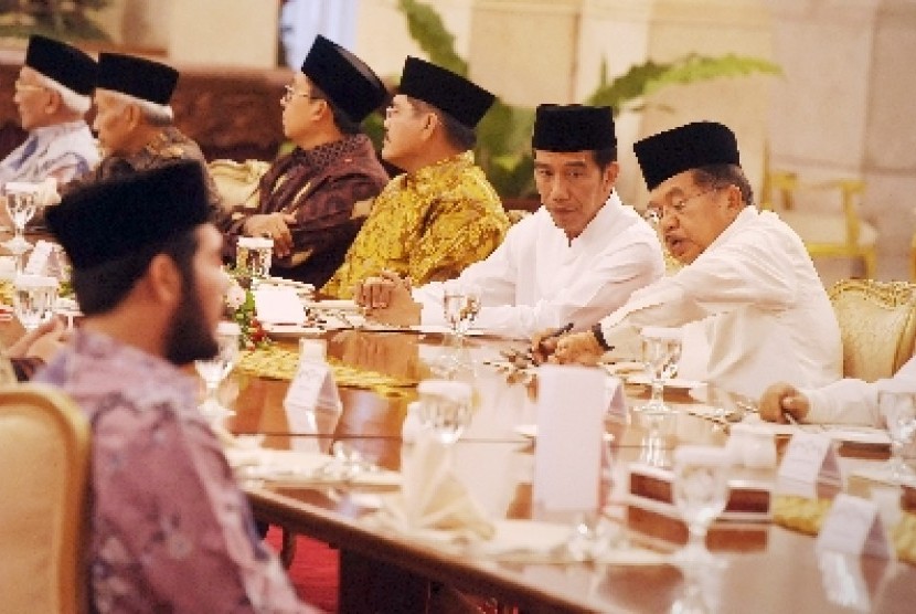 Presiden Joko Widodo (kedua kanan).