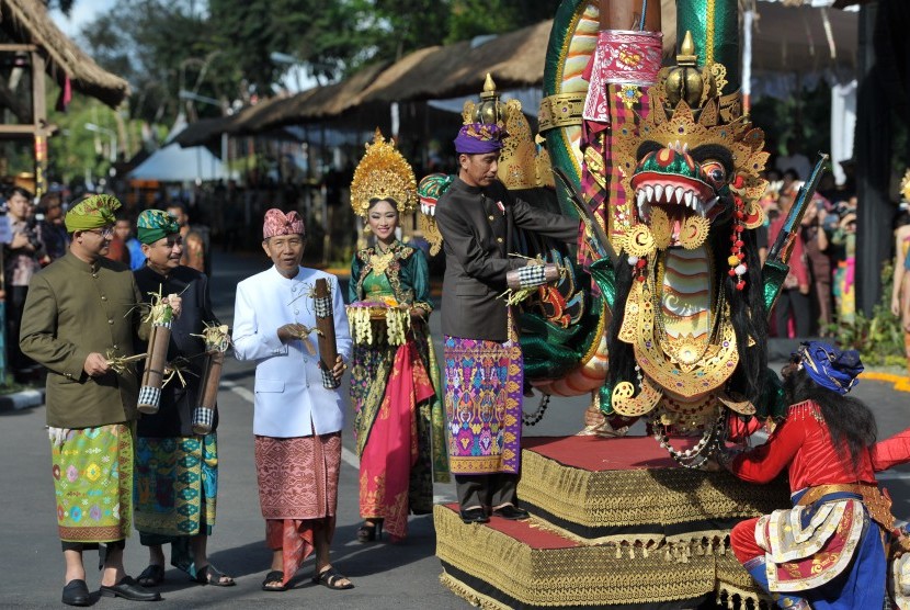 Presiden Joko Widodo saat membuka Pesta Kesenian Bali ke-38 