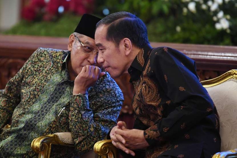 President Joko Widodo (right) and Chairman of PBNU Said Aqil Siradj during National Consultation on the Implementation of Agrarian Reform and Social Forestry for Social Justice and the 2018 Global Land Forum at the State Palace, Jakarta, on Thursday..