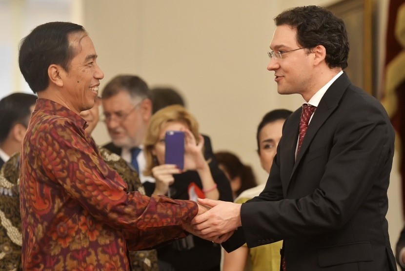 President Joko Widodo and Daniel Mitov