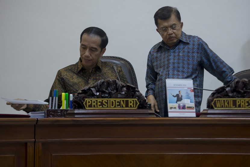 Presiden Joko Widodo (kiri) dan Wapres Jusuf Kalla (kanan) 