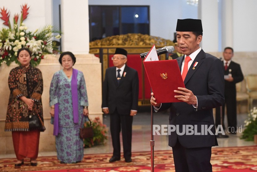 Presiden Joko Widodo melantik wakil-wakil menteri Kabinet Indonesia Maju di Istana Negara, Jakarta, Jumat (25/10/2019). 