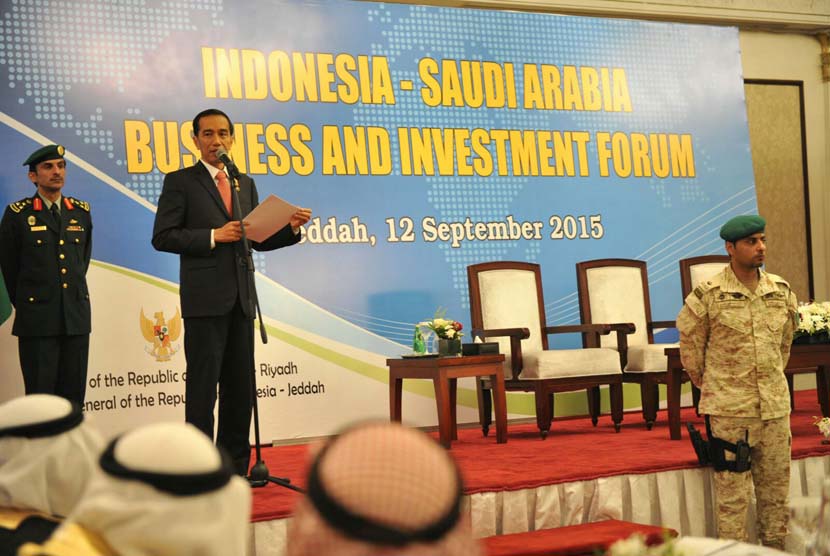 Presiden Joko Widodo memberikan pidato dalam acara Indonesia-Saudi Arabia Business and Investment Forum di Jeddah, Arab Saudi, Sabtu (12/9).