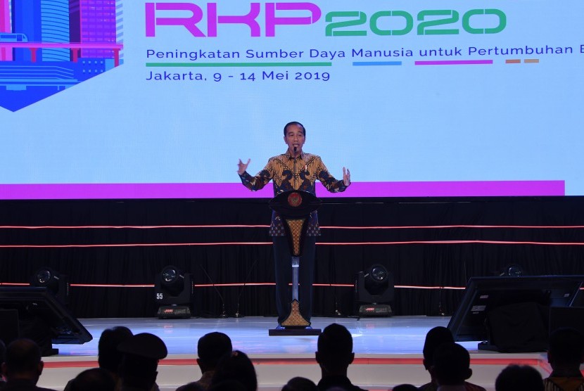 Presiden Joko WIdodo memberikan sambutan ketika membuka acara Musyawarah Perencanaan Pembangunan Nasional (Musrenbangnas) 2019 di Jakarta, Kamis (9/5/2019). 