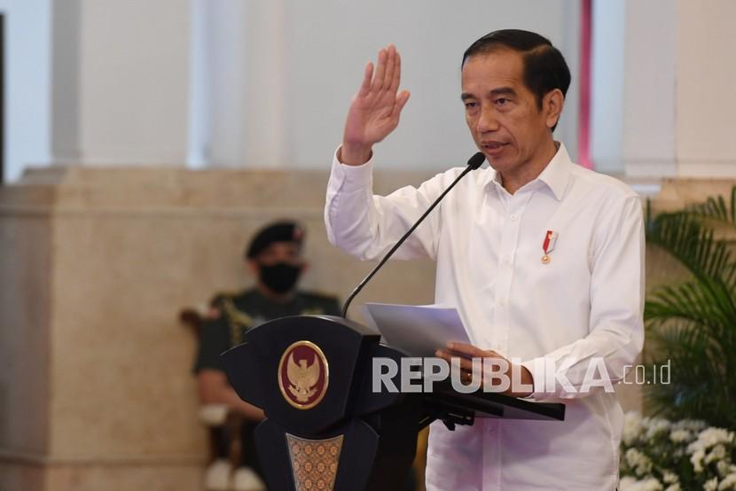 Presiden Joko Widodo menegaskan kepada jajarannya untuk tidak kendur dalam urusan penanganan Covid-19. Presiden meminta jajarannya juga berupaya mengoptimalkan serapan anggaran penanganan Covid-19 dan pemulihan ekonomi.