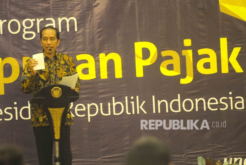 Presiden Joko Widodo memberikan sambutannya saat Pencanangan Pengampunan Pajak di kantor Direktorat Jenderal Pajak Kementerian Keuangan, Jakarta pada 1 Juli 2016.(Republika/Agung Supriyanto)