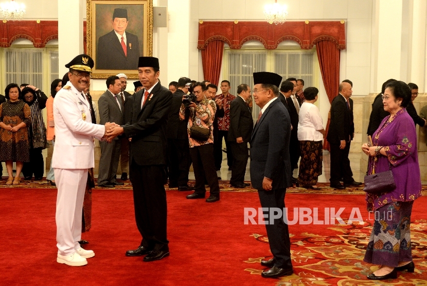 Presiden Joko Widodo dan Gubernur DKI Jakarta Djarot Saiful Hidayat