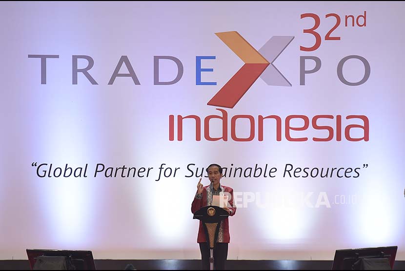 Presiden Joko Widodo membuka Trade Expo Indonesia (TEI) ke-32 Tahun 2017, di Indonesia Convention Exhibition, Tangerang, Banten, Rabu (11/10). Presiden menekankan perlunya upaya untuk meningkatkan nilai perdagangan, ekspor, dan investasi Indonesia. 