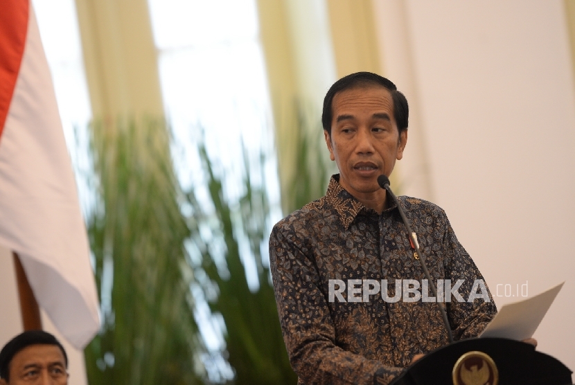 Presiden Joko Widodo memimpin Sidang Kabinet Paripurna di Istana Bogor, Rabu (4/1).