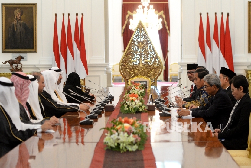  Presiden Joko Widodo menerima kunjungan kehormatan dari Majeis Al Syura Kerajaan Arab Saudi di Istana Merdeka, Jakarta, Kamis (16/2).