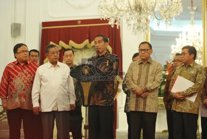 Presiden Joko Widodo mengumumkan paket kebijakan ekonomi pemerintah di Istana Negara, Jakarta, Rabu (9/9).Republika/Edwin Dwi Putranto