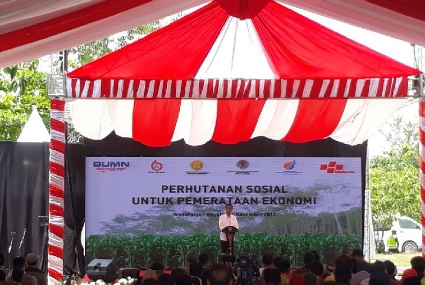 Presiden Joko Widodo mengunjungi Boyolali untuk membangikan SK pemanfatan Hutan, Sabtu (4/11). 