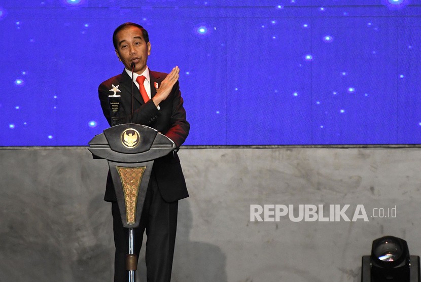 Presiden Joko Widodo. Wakil Ketua MPR Arsul Sani mengatakan, MPR belum membahas isu mengenai presiden boleh menjabat tiga periode.